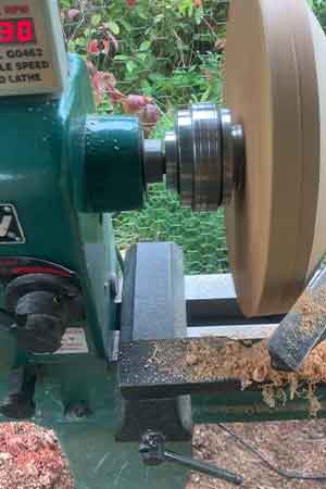 If you are looking for the best lathes for woodworking, then this grizzly g0462 review is for you.